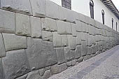 Cusco, Calle Hatun Rumiyoc, stone with 12 corners 